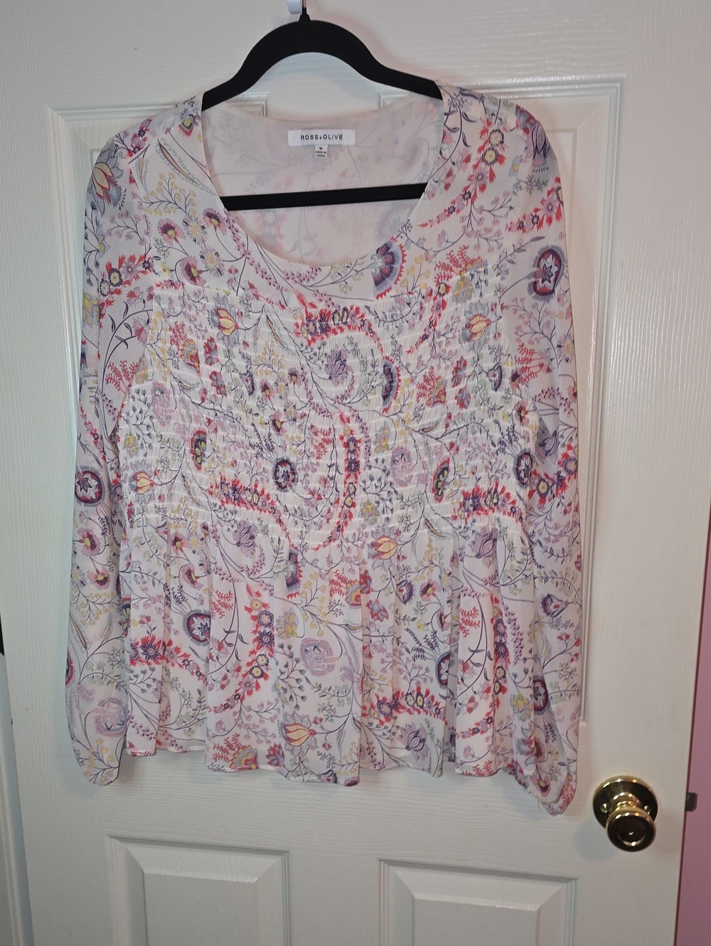 Rose & Olive Cream Paisley Floral Long Sleeve Scoop Neck Top